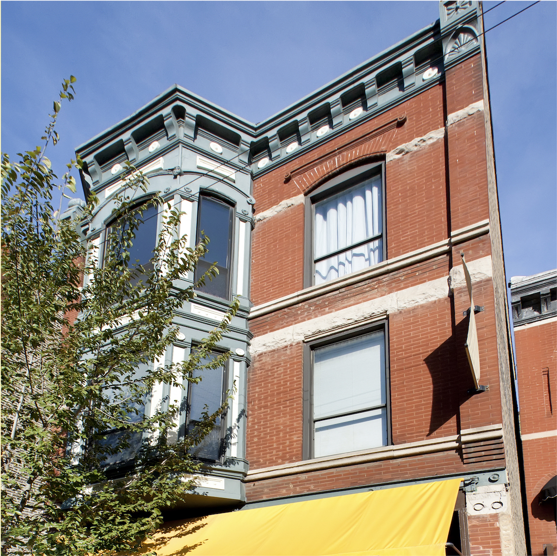 Exterior of 846 W Armitage, Lincoln park