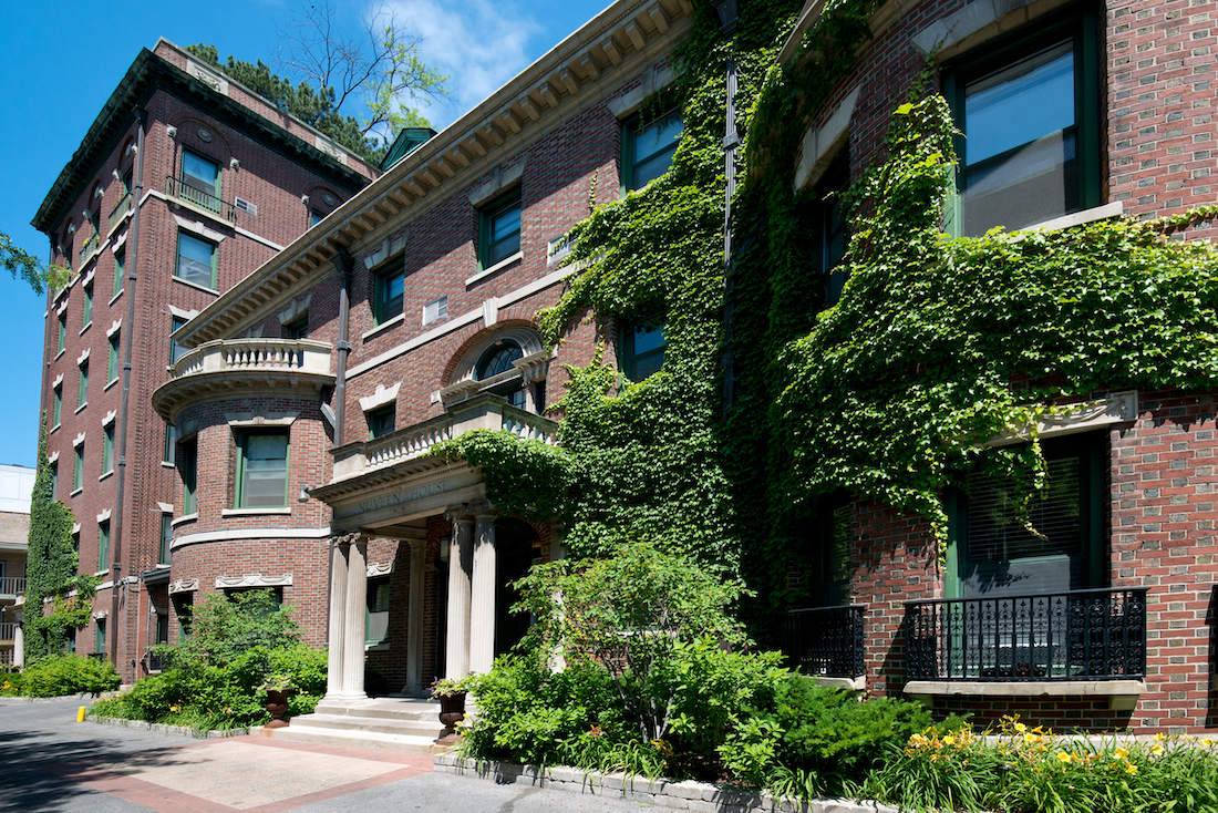 Reside on Wellington Apartments, Lakeview